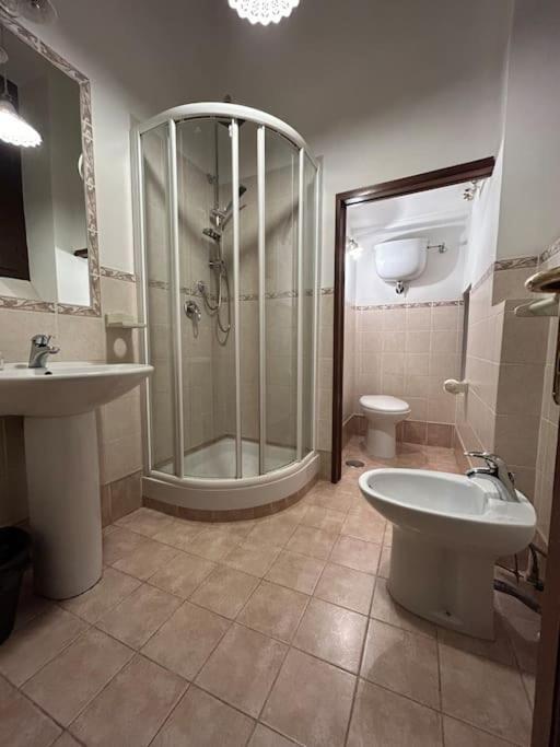 Edoardo'S Historic Apartment Рим Екстер'єр фото