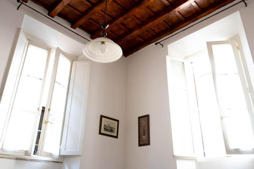 Edoardo'S Historic Apartment Рим Екстер'єр фото